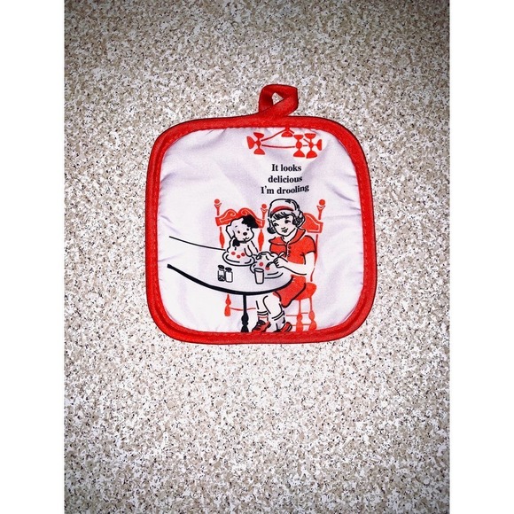 It looks Delicious: Oven Mitt And Pot Holder- Kitchen Decor Funny Gift - Picture 4 of 7